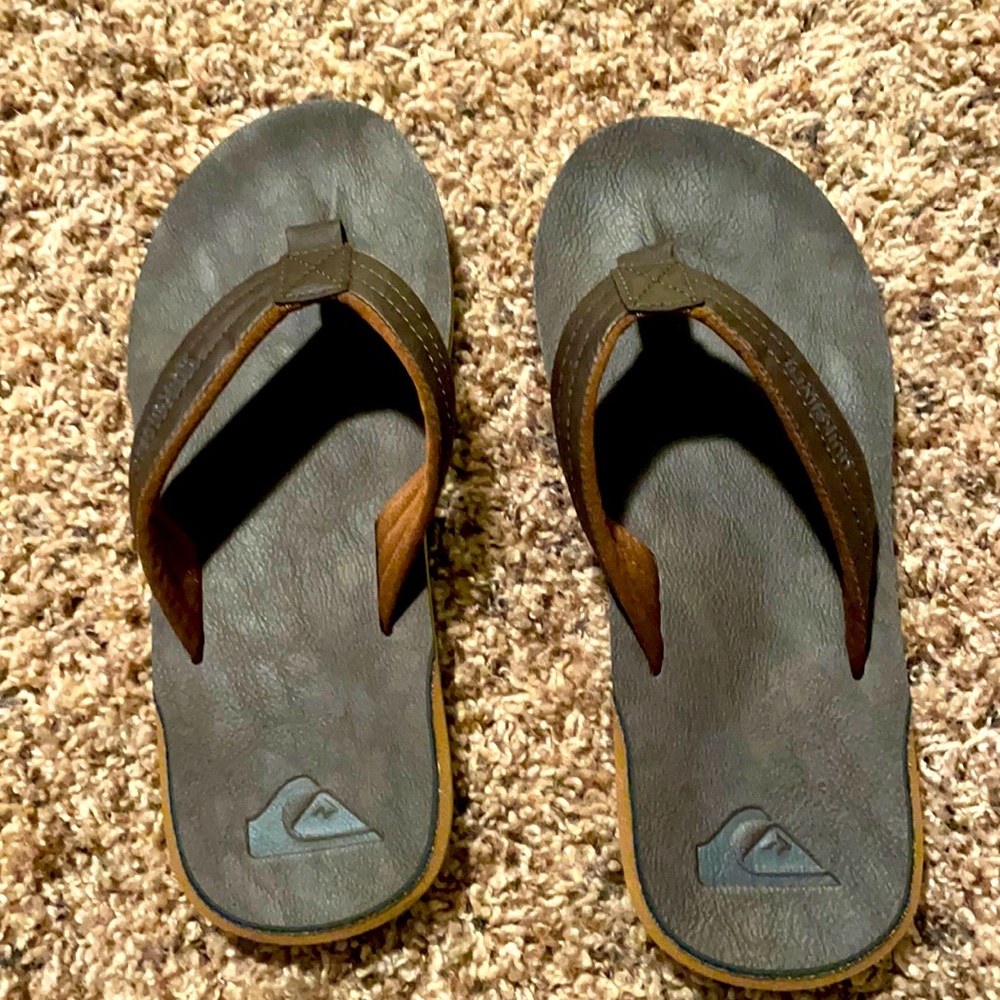Quicksilver Boys Flip-flops Size 6